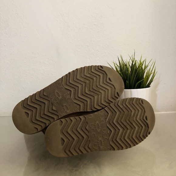 UGG Boots Women’s Tall Chestnut Suede Size 5 - Picture 6 of 7